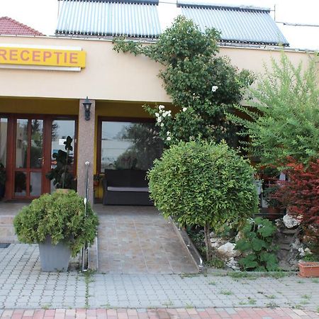 Motel Select Satu Mare Eksteriør billede